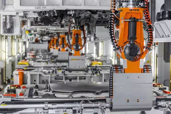 捷瑞空气直击产线 探秘宝马530Le背后的工业4.0与柔性生产工厂